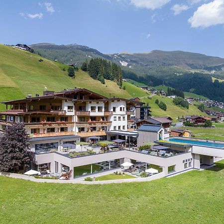 Natur- & Wanderhotel Tuxertal Exterior photo
